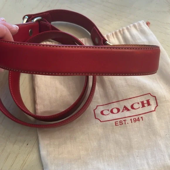 Dog leash Coach Dog leash Like new deep red color very classic - Picture 4 of 8